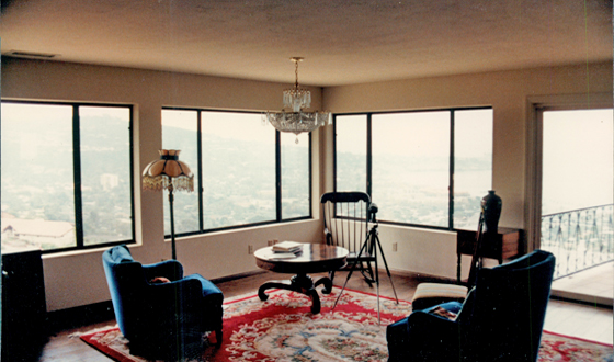 MVW General Contractors Inc. — Hilltop Home — Panoramic Sitting Room