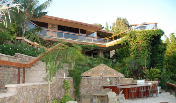 MVW General Contractors Inc. — Hillside Estate — Stone & Glass